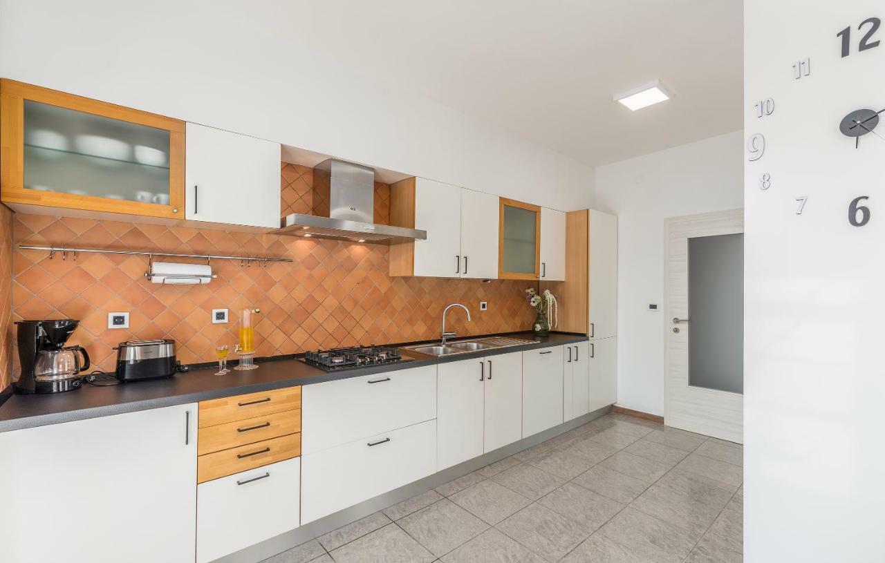Apartments Vita *